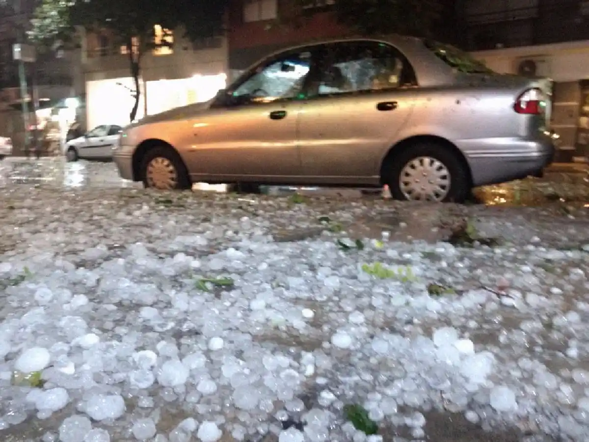 Un fuerte granizo sorprendió a la Ciudad y el Gran Buenos Aires 