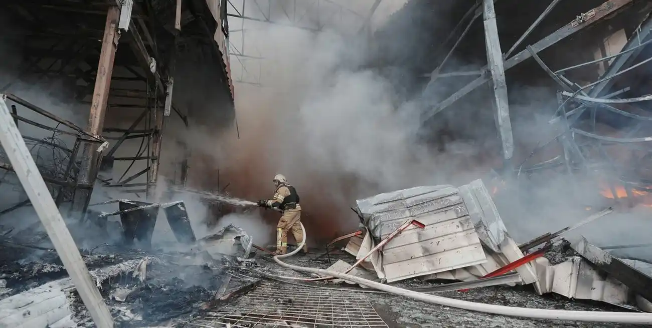 Destrozos en Járkov, Ucrania, uno de los puntos más afectados por la guerra. Crédito: Viktoriia Yakymenko/Reuters