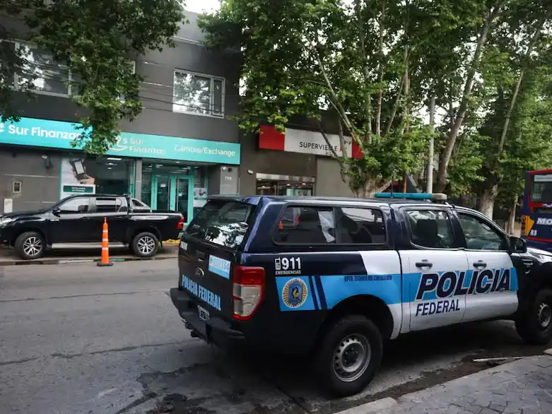Allanaron Sur Finanzas y la sede de Banfield por una causa de lavado vinculada al círculo de “Chiqui” Tapia