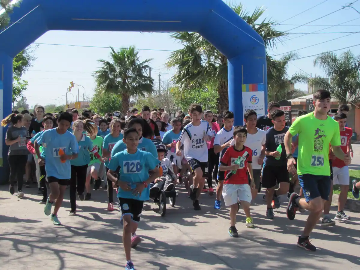 Se realizó con éxito la maratón de la escuela Proa  