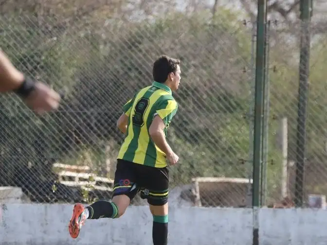 Lázaro Benítez le dio la victoria a Sarmiento (crédito: Archivo Gol Entra)