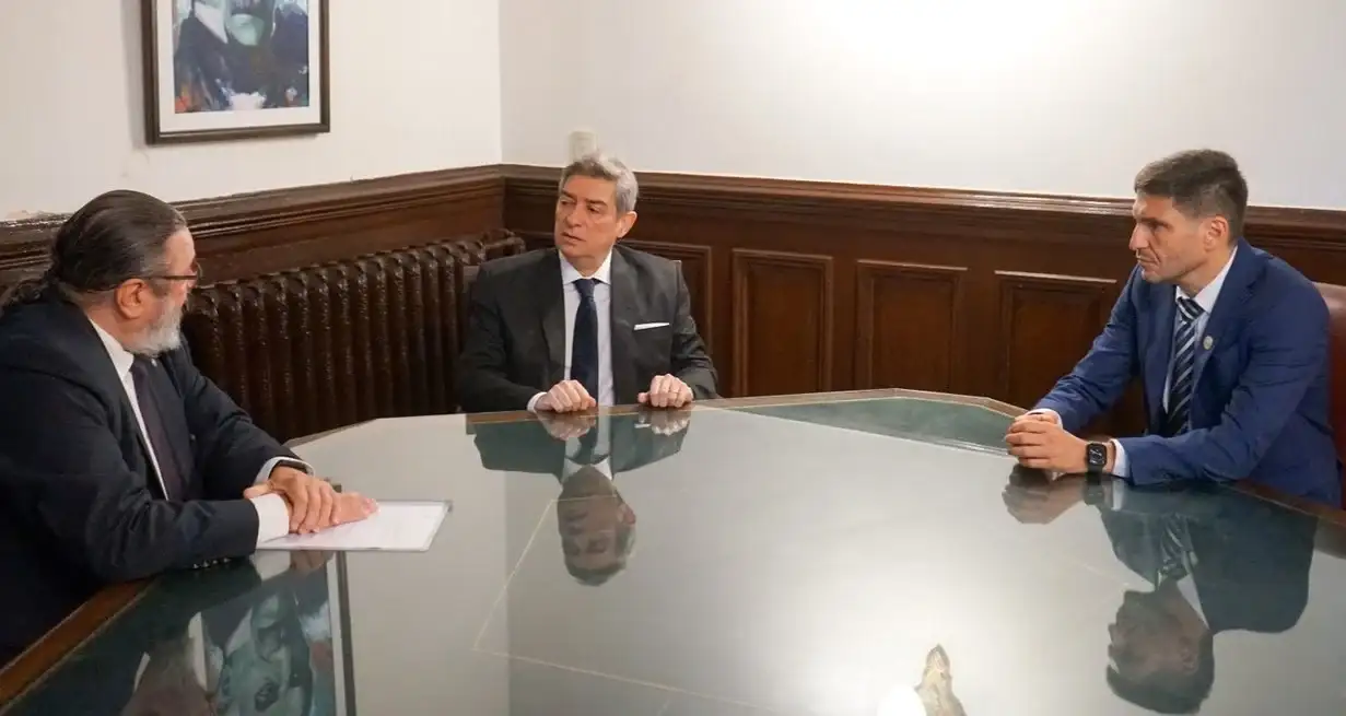 Rosatti recibió a Pullaro y Mascheroni en Buenos Aires.