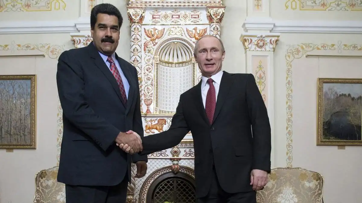"Maduro tenía un avión listo para irse a Cuba y los rusos le dijeron que debía quedarse"