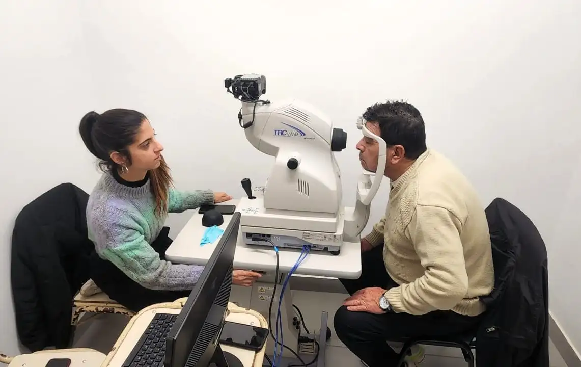 El retinógrafo irá por los barrios, acercando la detección temprana a la comunidad.