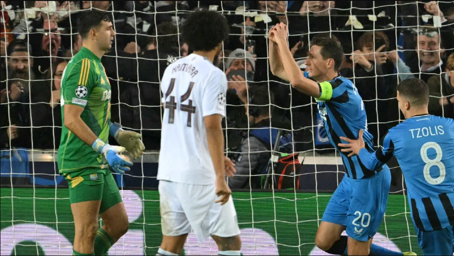 El insólito penal del Aston Villa que rompió con la racha de vallas invictas de Dibu Martínez en la Champions League