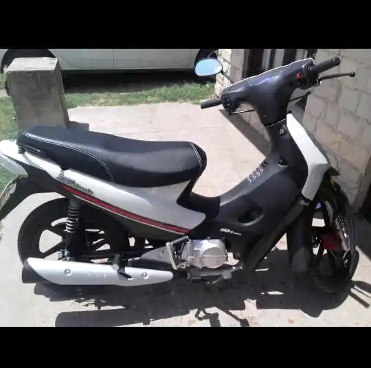 Denunció el robo de una moto y herramientas
