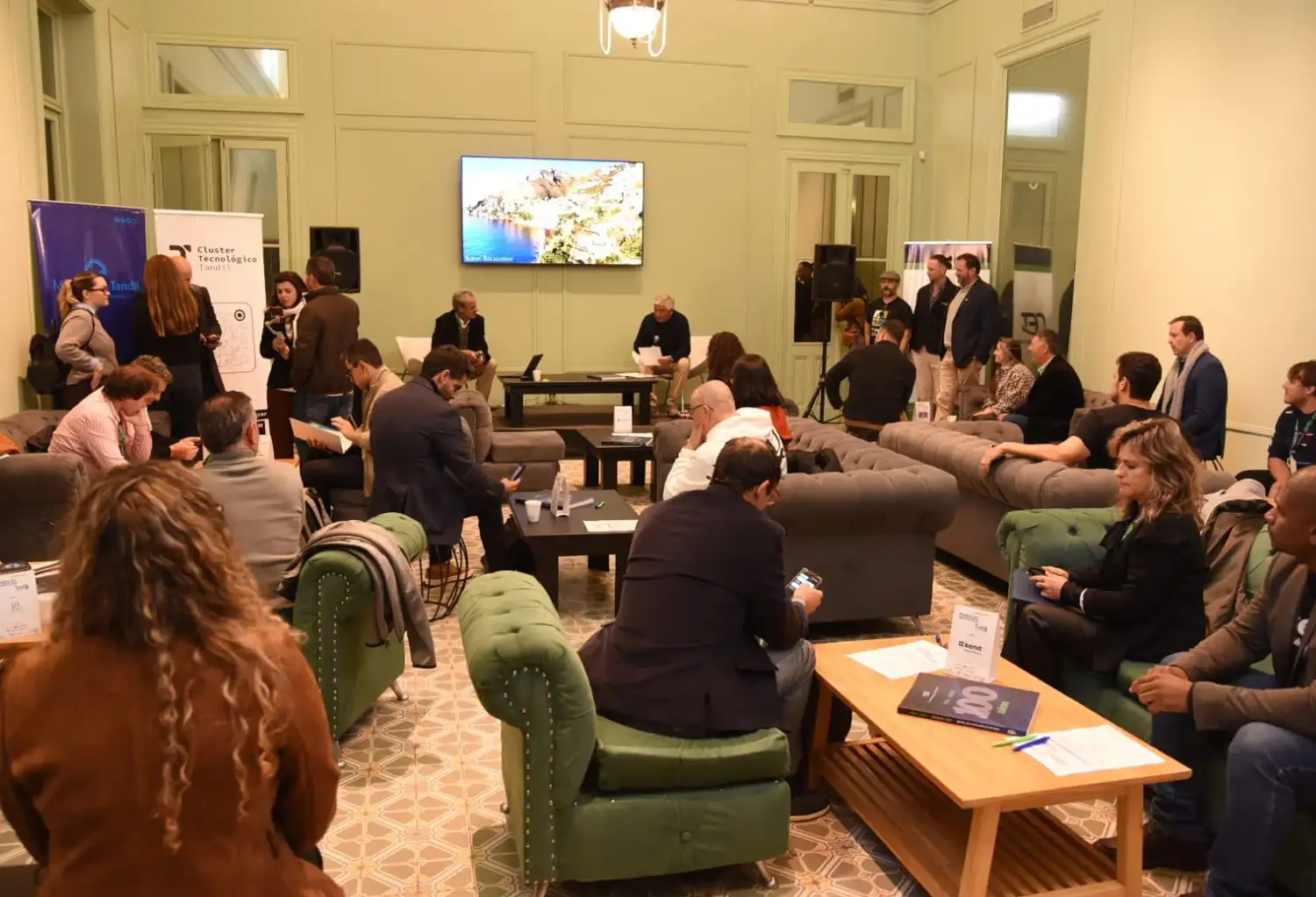 La jornada se desarrolla esta tarde en la Cámara Empresaria de Tandil.