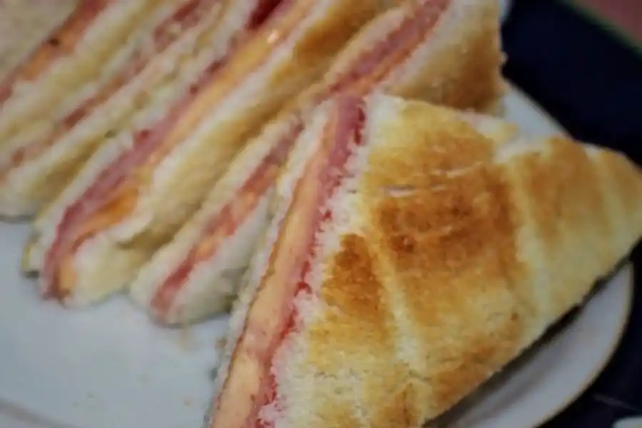 Cumple 70 años el "Carlito", el mítico sándwich creado en Rosario