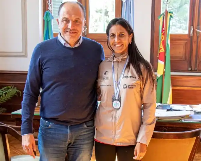 El Intendente Garate recibió a deportistas locales en el Municipio