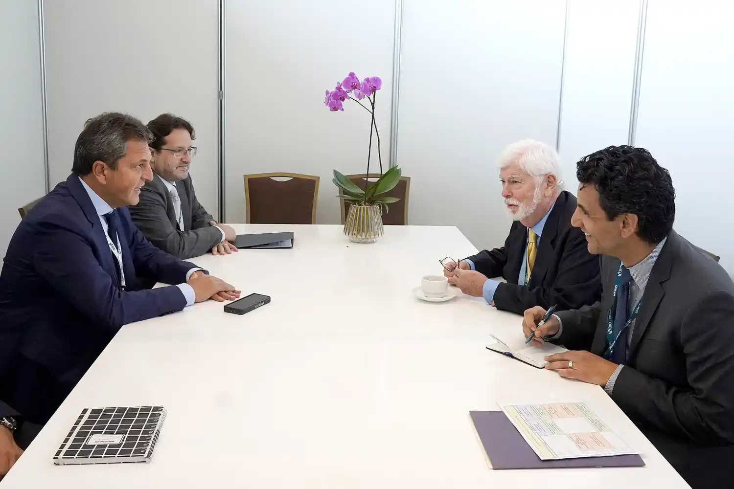 Massa dialogó con el asesor presidencial especial para las Américas de EEUU, Christopher Dodd.