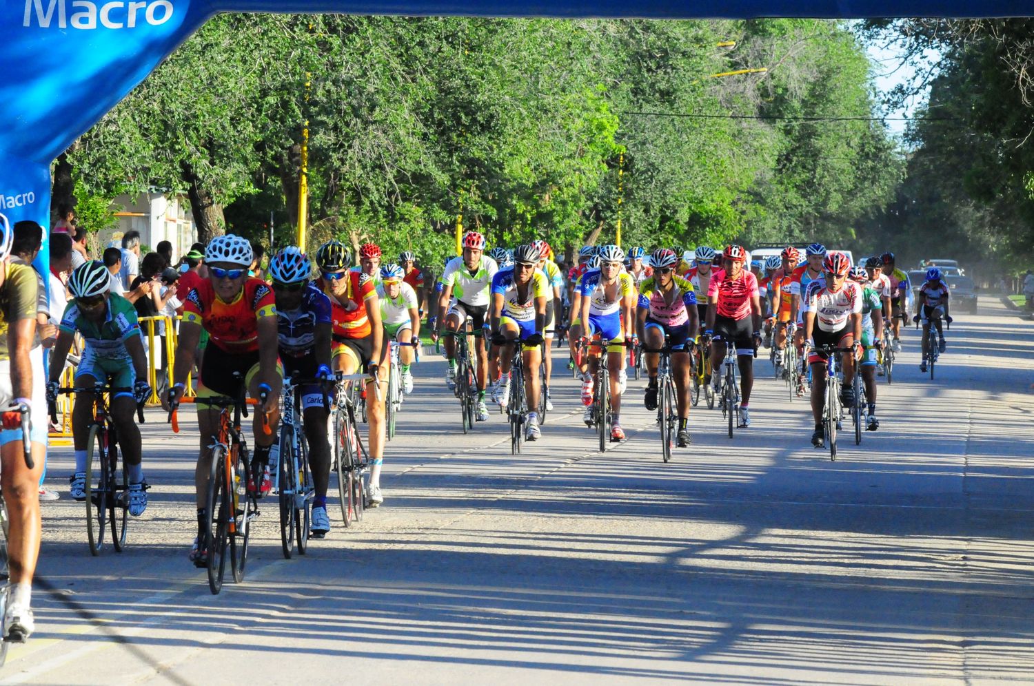 Las bicis salen a la ruta.