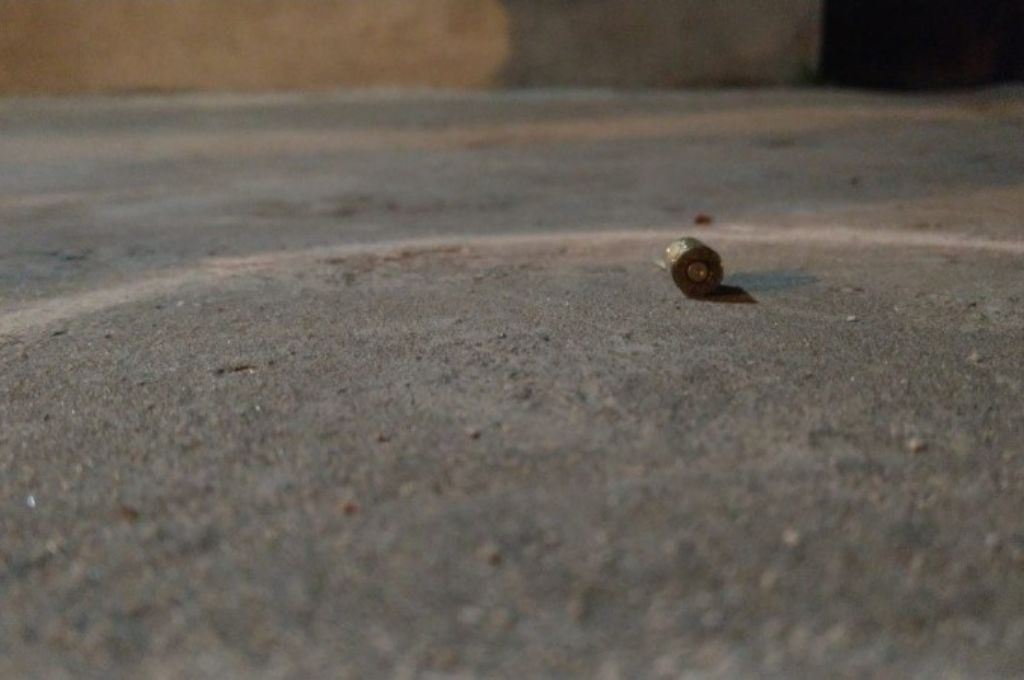 Rosario: está grave un joven que fue atacado a tiros mientras iba en su moto