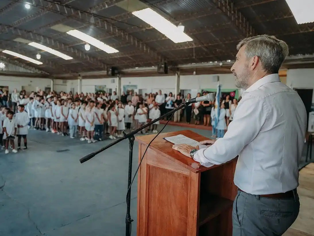 Criticaron la presencia de Frigerio en la apertura del ciclo lectivo mientras varias escuelas no pudieron iniciar clases