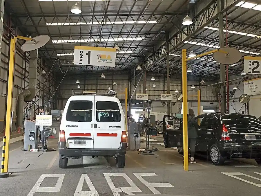 Se oficializaron los cambios en la VTV, licencias de conducir e importación de vehículos