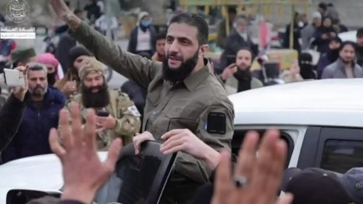 Este es Al Jolani, jefe rebelde sirio que encabezó el derrocamiento de Bashar al-Asad en Siria