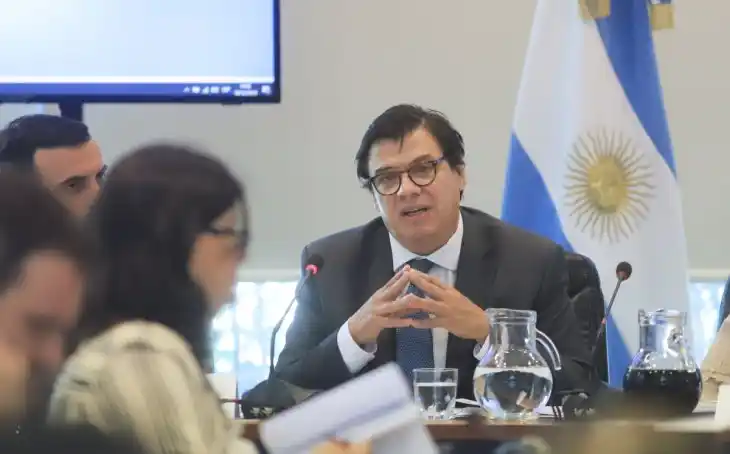 Aumento por decreto : las pymes quedarán exentas de pagar los aportes