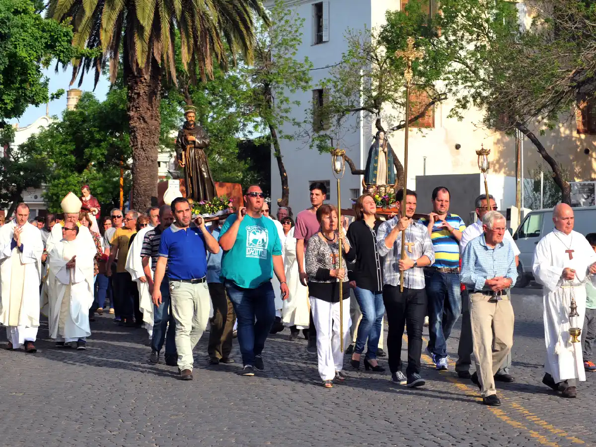 La Iglesia sale a misionar en las fiestas patronales de la ciudad  