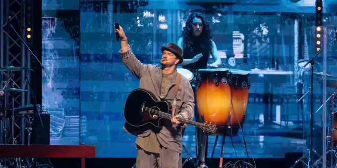 Ricardo Arjona hizo vibrar el Movistar Arena durante su primera noche en Argentina
