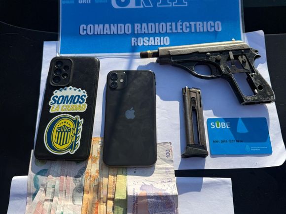 Detuvieron en zona noroeste a tres menores de edad y a un hombre con una pistola a bordo de un auto