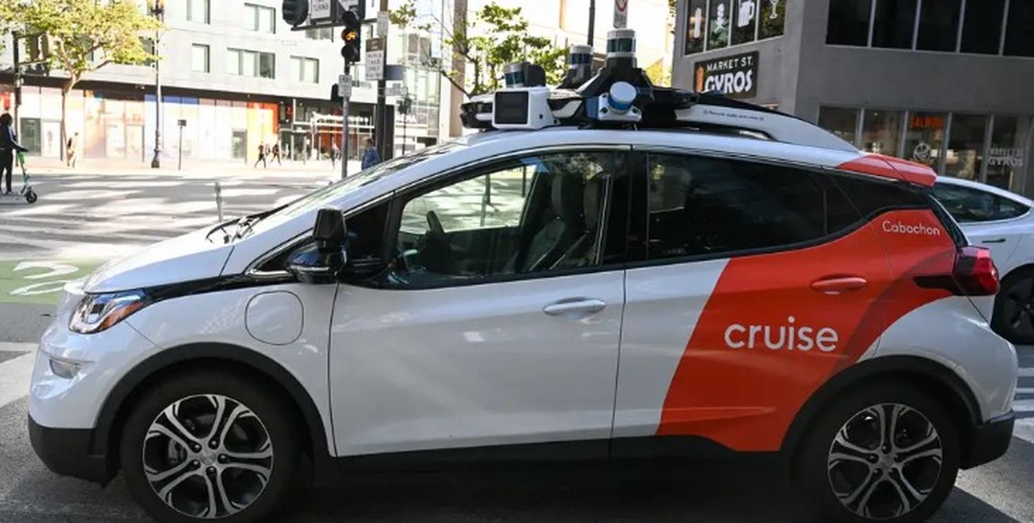 A pesar del interés en la tecnología, muchos ciudadanos se han quejado de los problemas que estos coches sin conductor están causando en el tráfico de la ciudad, como atascos o pequeños accidentes.