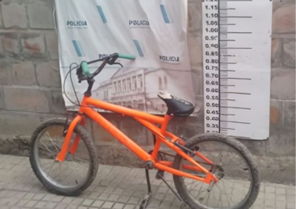 Quiso huir con una bici robada y quedó detenido