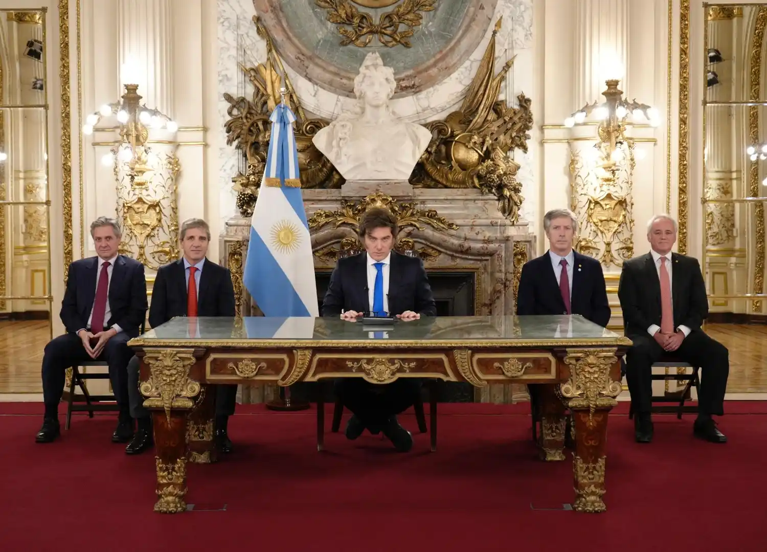 Milei anunció dos medidas clave para frenar el gasto público y asegurar el equilibrio fiscal: ¿de qué se trata?