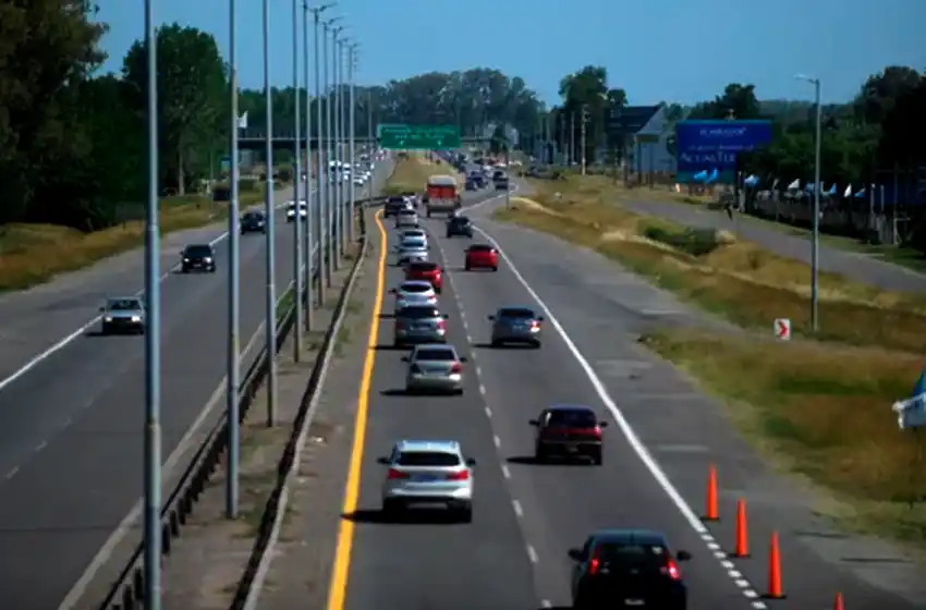 Casi 5.500 autos recorren las rutas para llegar a la costa