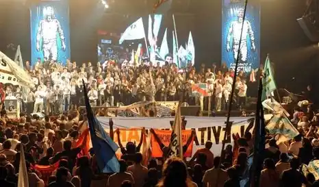 Acto kirchnerista en el Luna Park para apoyar a Cristina en el conflicto con los fondos buitre