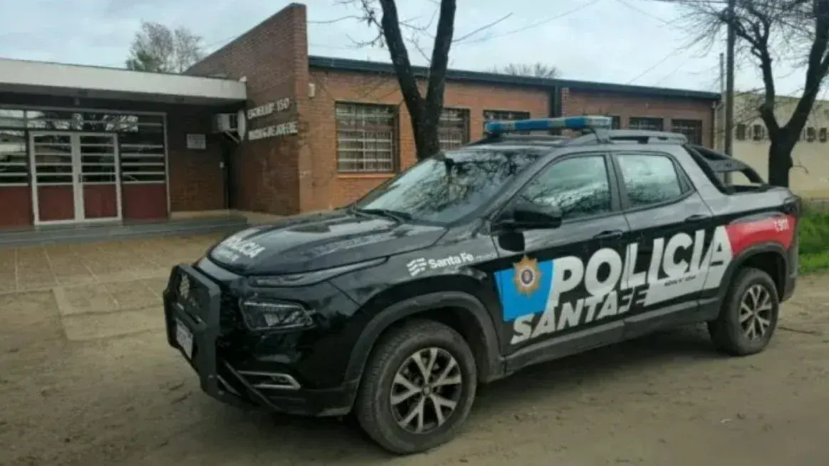Investigan una inscripción encontrada en el baño de una escuela en Reconquista