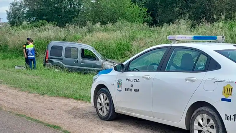 Un delincuente aprovechó un descuido y robó un utilitario que tenía la llave puesta