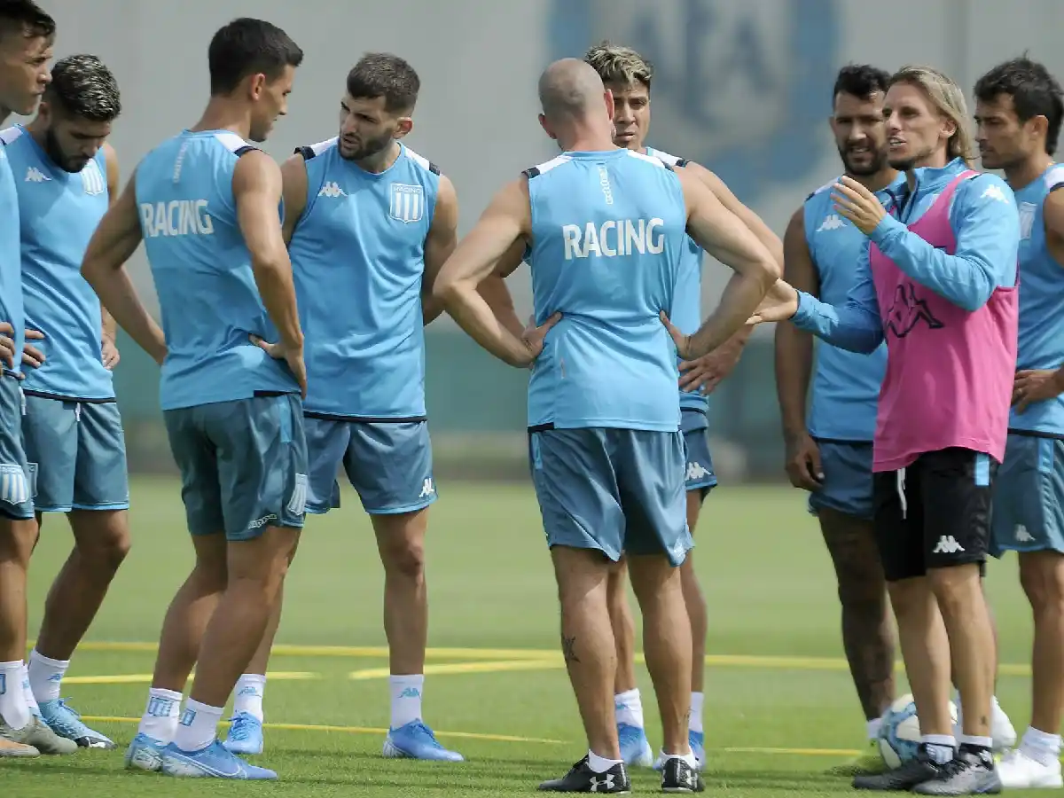 Beccacece concentró a 25 jugadores para recibir a Nacional 