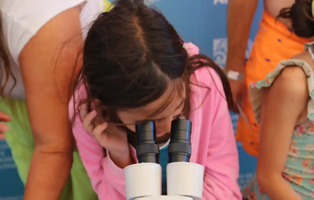 La jornada  tuvo como objetivo acercar la ciencia a la comunidad, fomentar vocaciones científicas y reflexionar sobre el cuidado del ambiente y la igualdad de género.