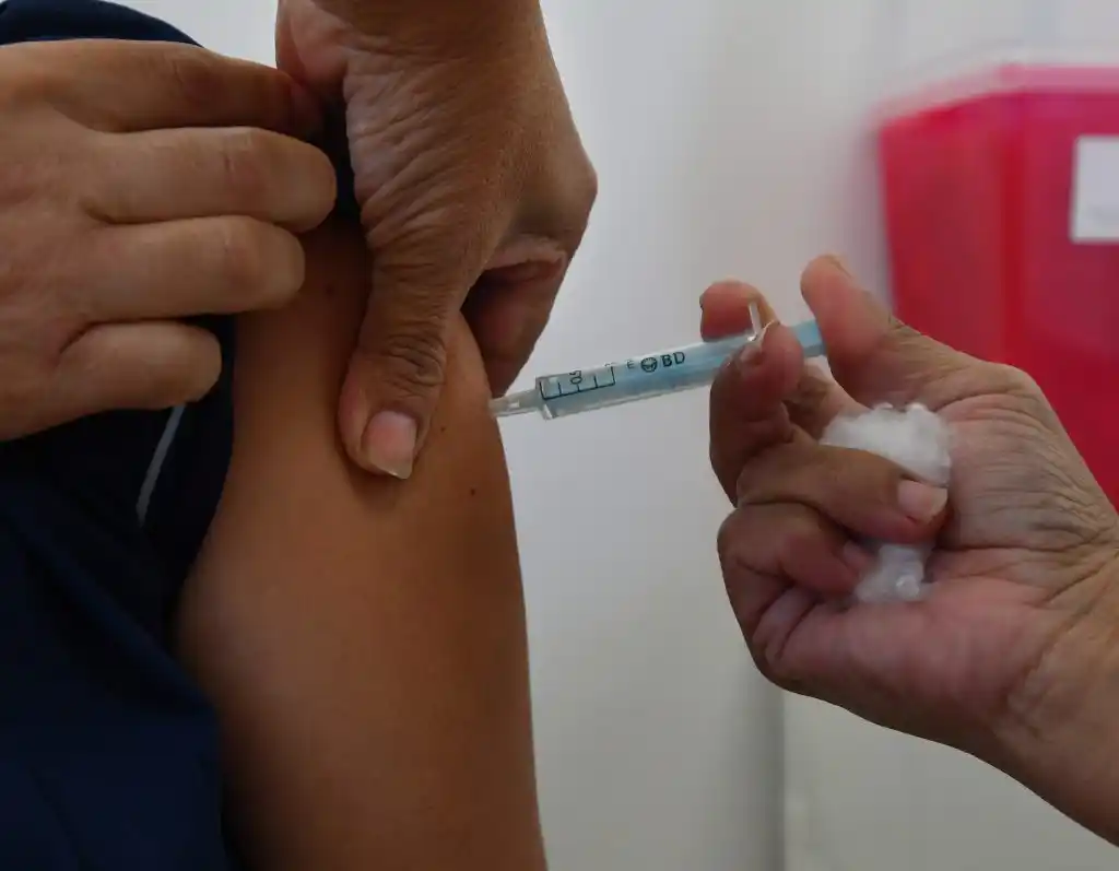 ¿Será necesario aplicarse una tercera dosis de refuerzo de la vacuna contra el Covid-19?