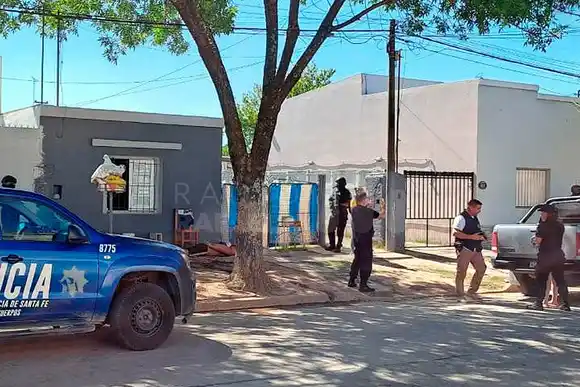 Robaron una tienda de ropa en Humboldt, pero apareció todo en Rafaela