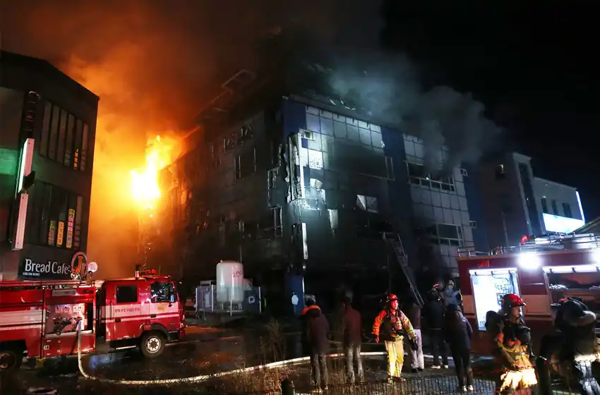37 muertos y 18 heridos graves tras el incendio de un hospital