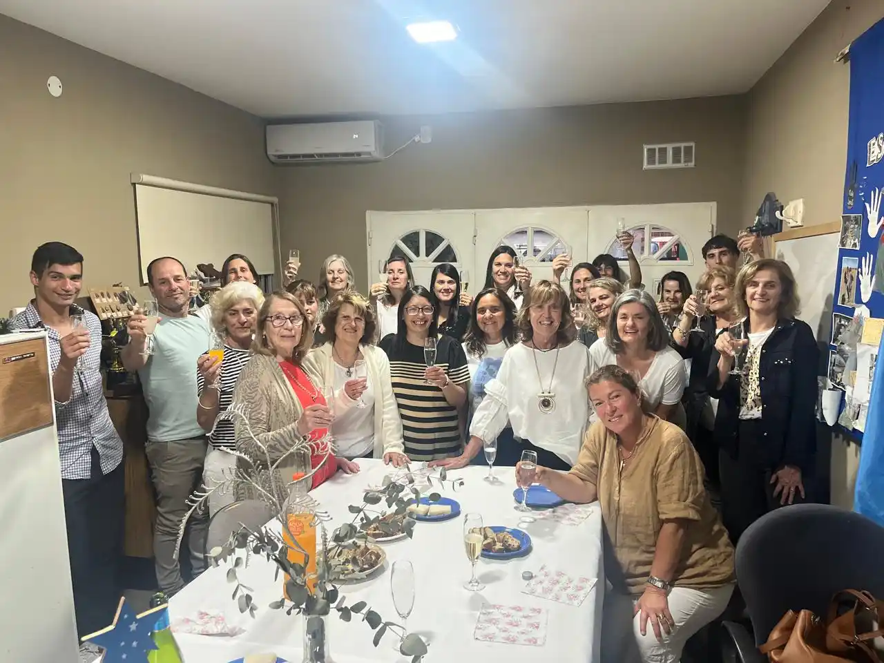Un Mundo Divertido con Vos: las copas en alto, la gratitud por una hermosa obra