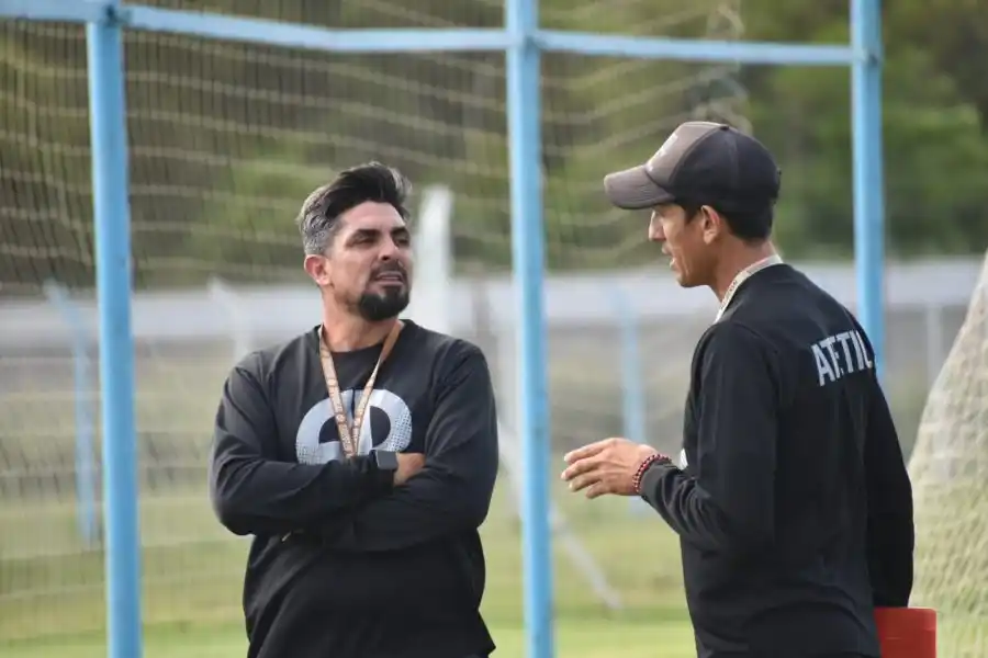 Franco Mendoza y Juan Sabia, los técnicos interinos. Créditos: Prensa AR