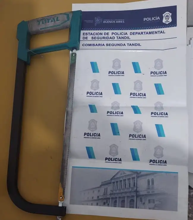 Aprehendieron a otro hombre que estaba cortando cables en Pratt y Cabral