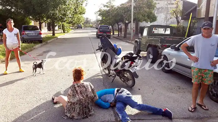 Joven motociclista herida en un choque