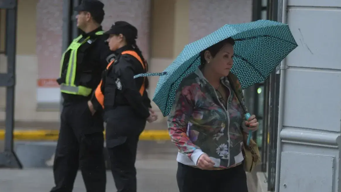 Martes de lluvia y diferentes puntos del país.