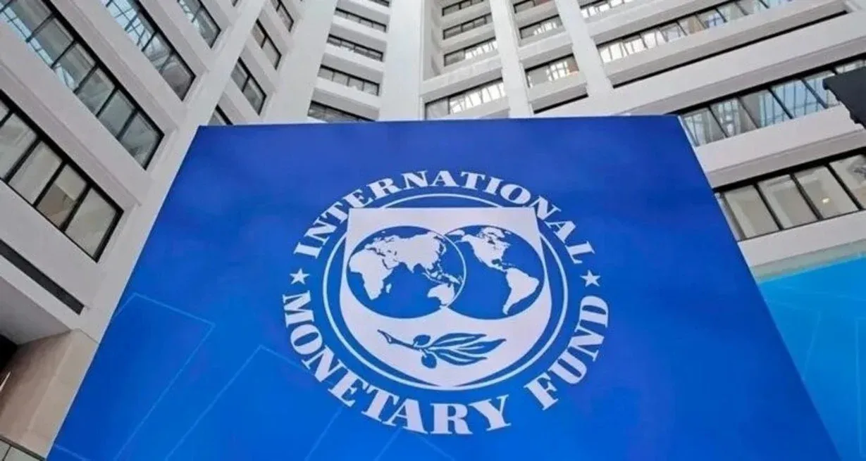 El Directorio del FMI trataría la próxima semana un nuevo programa para Argentina, en el marco del Programa de Facilidades Extendidas que el país tiene abierto con el organismo de crédito.