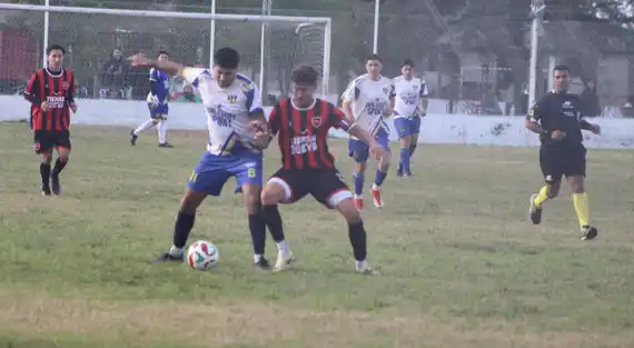 Triunfo 3 a 2 en casa para seguir prendido en la pelea del Torneo Oficial 2025