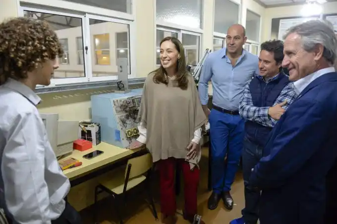 María Eugenia Vidal y Andrés Ibarra presentaron el programa nacional de Inclusión Digital en Quilmes