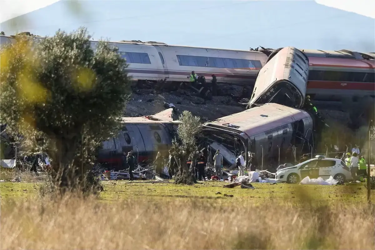 Decenas de muertos muertos tras el choque de dos trenes en España
