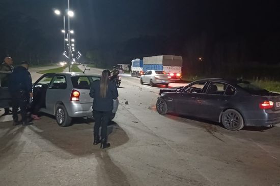 Impactante choque en Ruta 88: una pareja resultó herida y uno de los conductores escapó del lugar