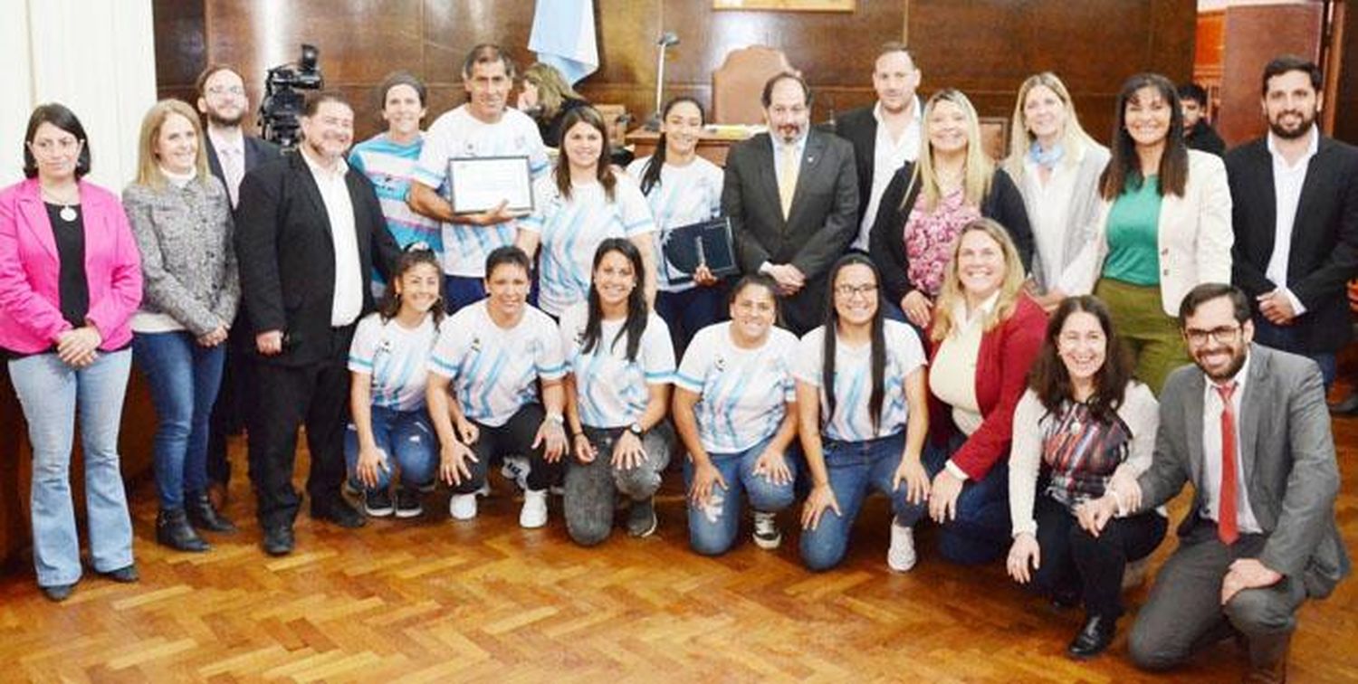 Futbolistas concordienses reconocidas por el Concejo Deliberante