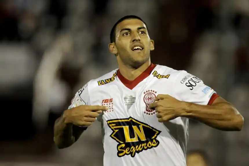 Boca avanzó por Ábila y Silva