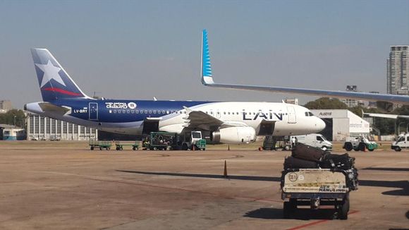 [Fotos] Airbus A320 LV-BRY de LAN Argentina con calco de Copa América Chile 2015
