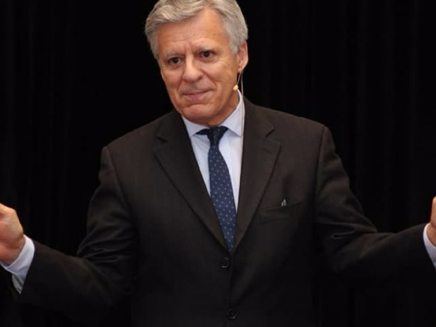 El doctor López Rosetti diserta en el Superdomo