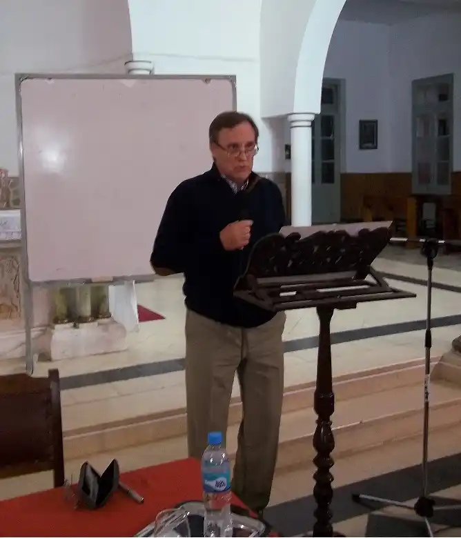 “Los adolescentes no quieren ser adultos y los adultos se adolescentizan”